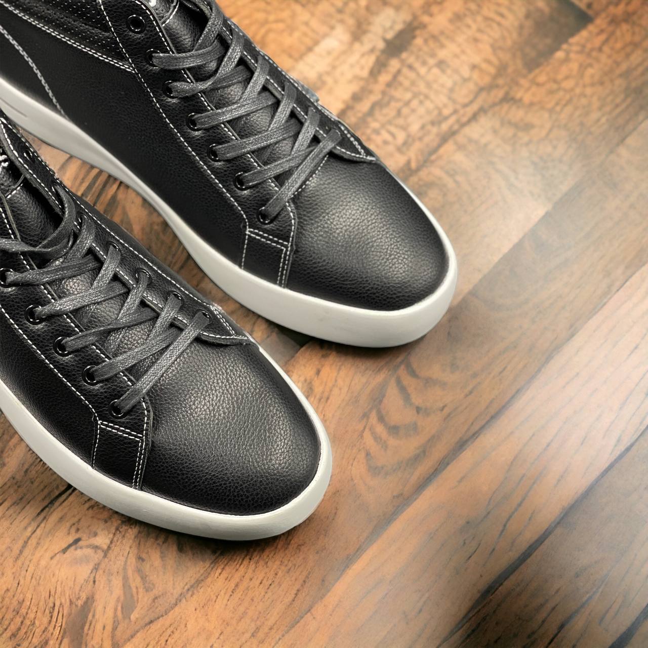 Lacoste Laced-Up Boots (Black)