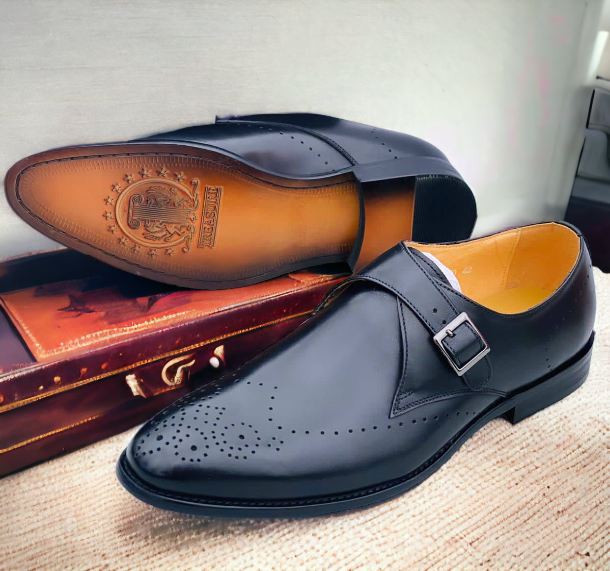 Black Single Monsktrap (Premium Leather)