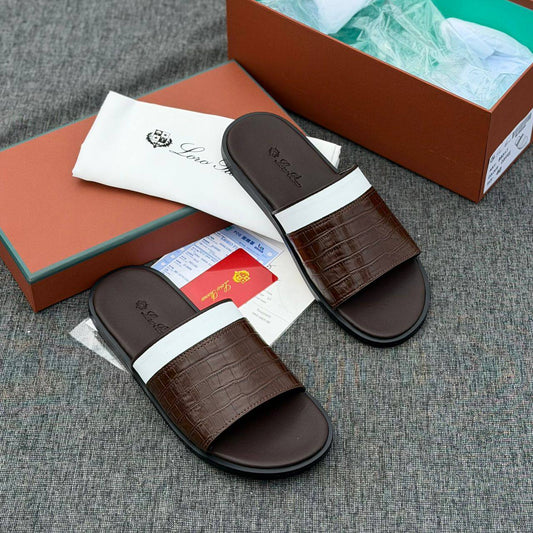 Men’s Crocodile-Embossed Leather Slide Sandals – Coffee Brown