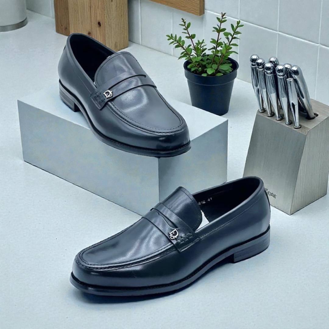 Sleek Italian Leather Penny Loafers (Black E-1F)