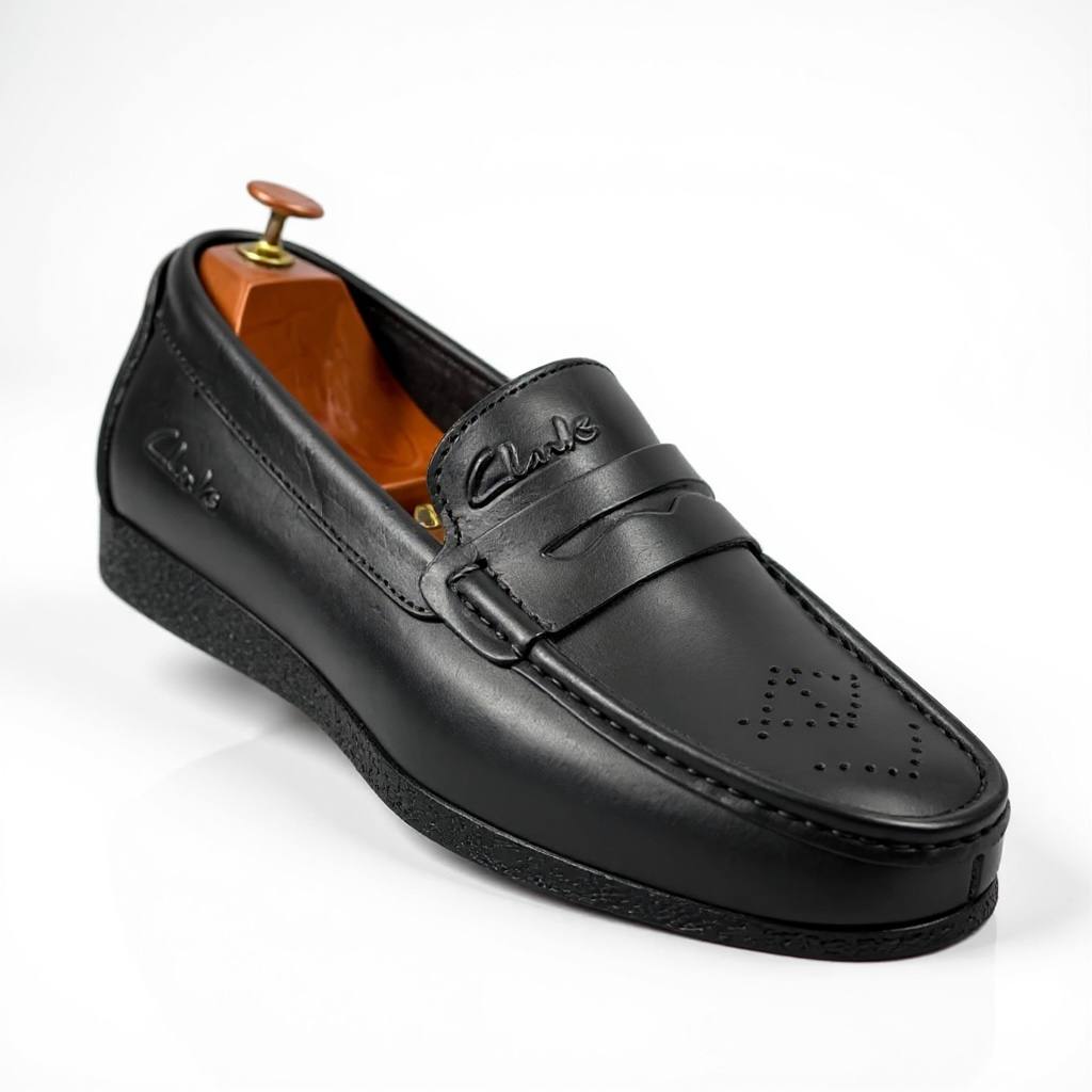 Men Clarks Flat Sole Leather Loafers (Black)