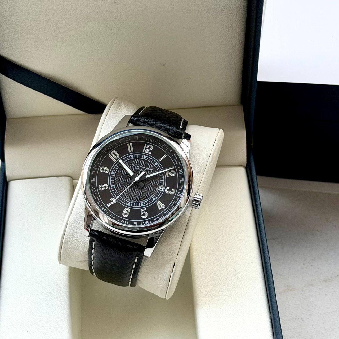 Men Wrist Watch - Classic Timepiece - Patek Philippe Calatrava