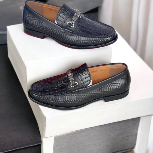 Stylish Pattern Shoes With Silver Ornament